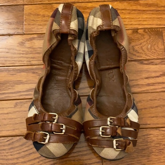 BURBERRY Ballerinas GUC SIZE 7 - Picture 1 of 3